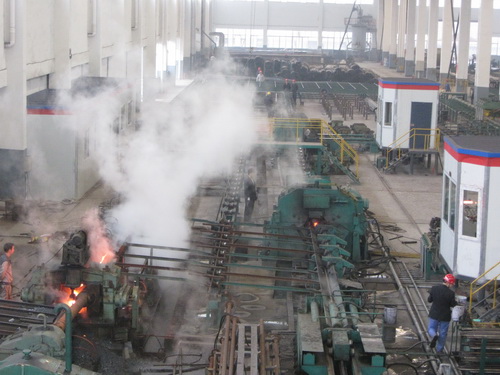 郴州无缝钢管厂家生产车间